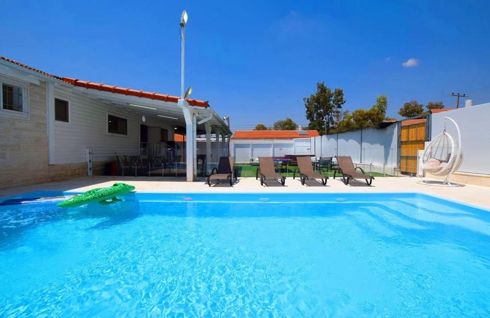 white diamond villa