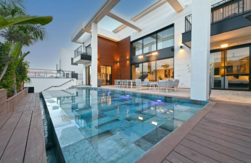 Villa Six