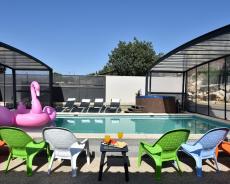 The yard & The pool - Villa Line