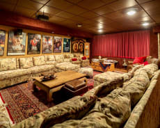 חדר קולנוע VIP - וילה דה קיסריה