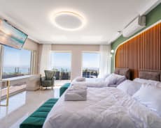 Bedrooms & Bathrooms - Villa Rom Premium